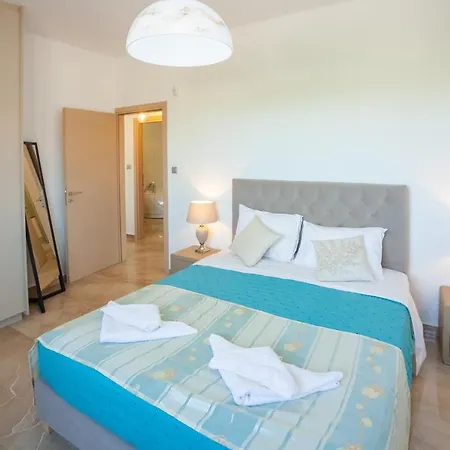 Kavousanos Apartahotel