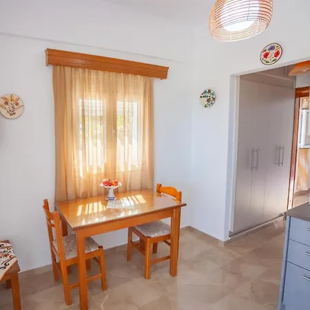 Apartahotel Kavousanos *