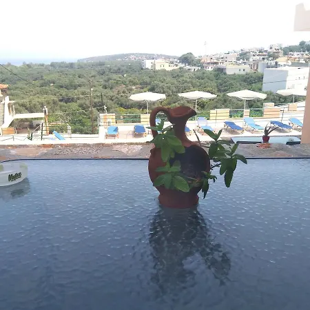 Kavousanos Apartahotel *